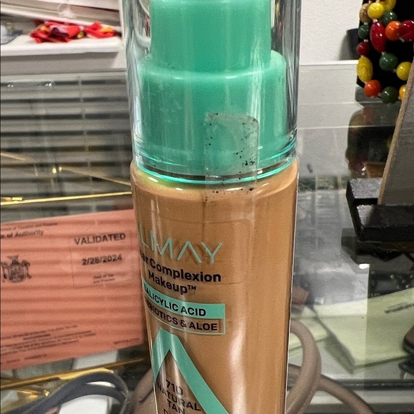 Almay Clear Complexion Foundation - 710 natural Tan - Picture 6 of 6